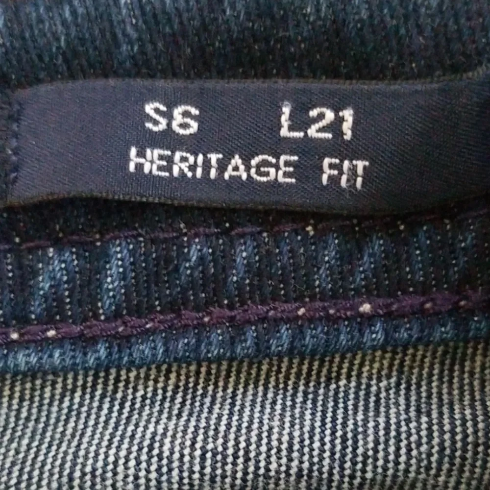 Vigoss‎ Heritage Fit Embroidered Denim Capris Size 6